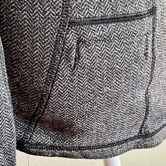 Lululemon spot jacket M - Picture 8 of 9